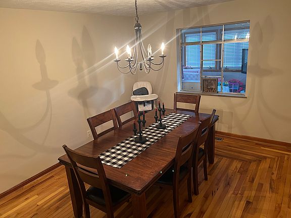 5th image of 727 Sunset Dr
