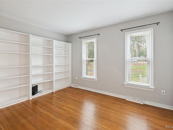 3rd image of 8902 Boonesboro Ct