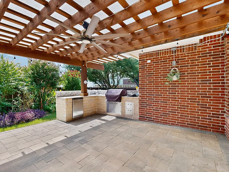 1812 Meadow Ridge Dr — Photo 38