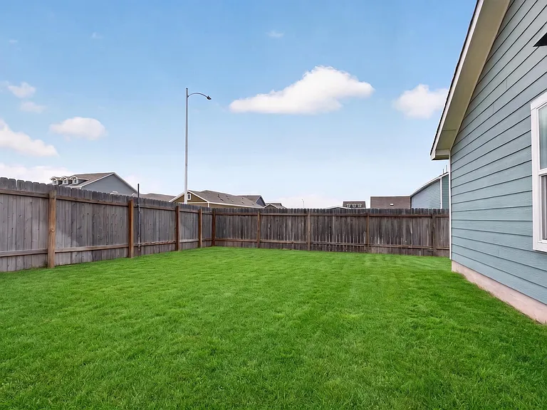 1211 Largemouth Ln — Photo 24