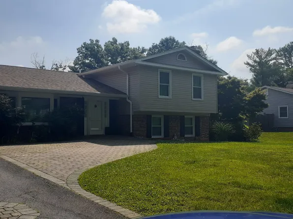 15113 Candytuft Ln, Rockville, MD 20853