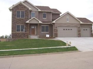 1247 Lake Shore Dr, Iowa City, IA 52246