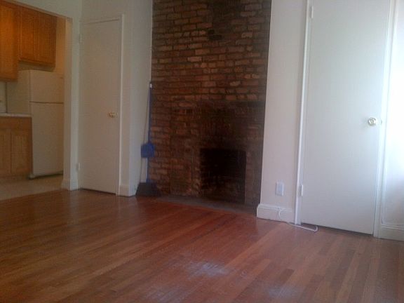 3rd image of 754 Greenwich St APT 4B