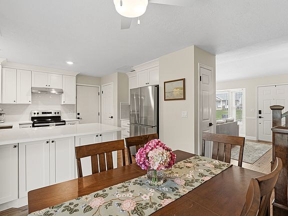 2nd image of 11308 S Hawkwood Dr