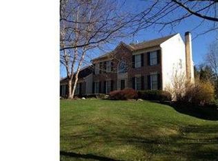 124 Mountain Oaks Rd, Yardley, PA 19067