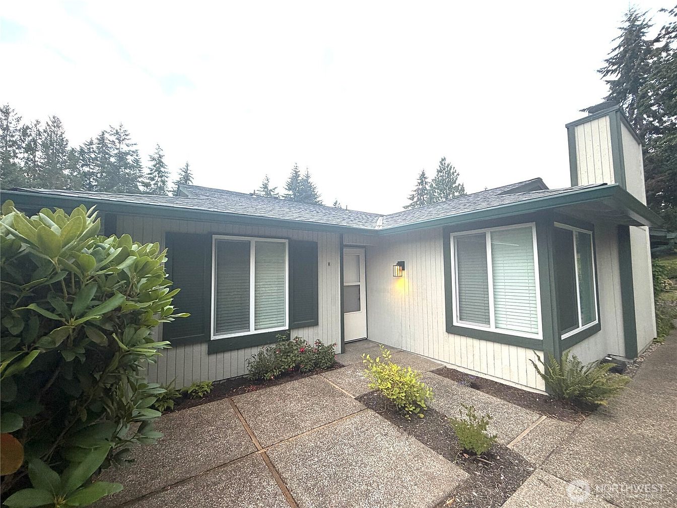 1st image of 516 S 325th Street #20H