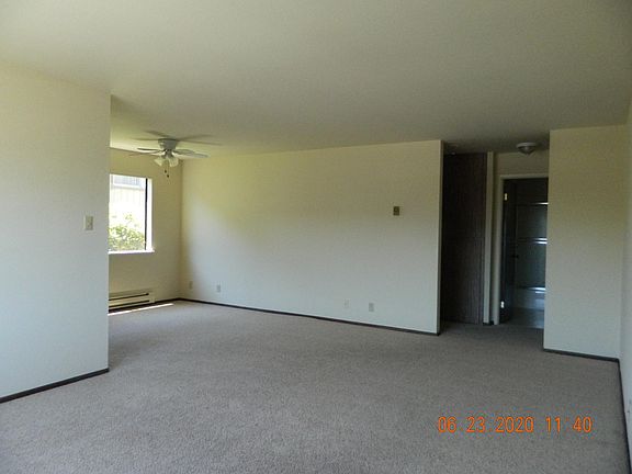 5th image of 975 Nora Way #201