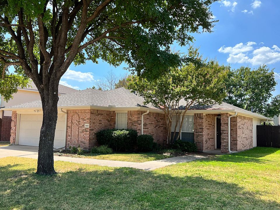1st image of 909 Austin Ln