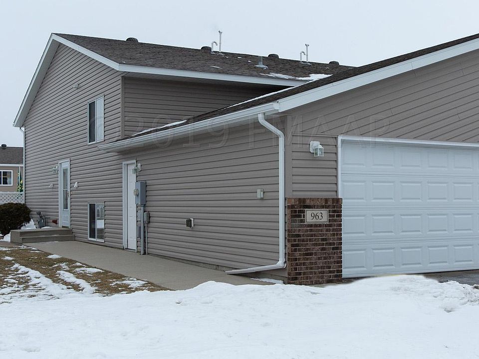 1st image of 963 42nd Ave W