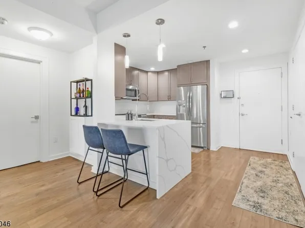 1 Carriage City Plz #1016, Rahway City, NJ 07065
