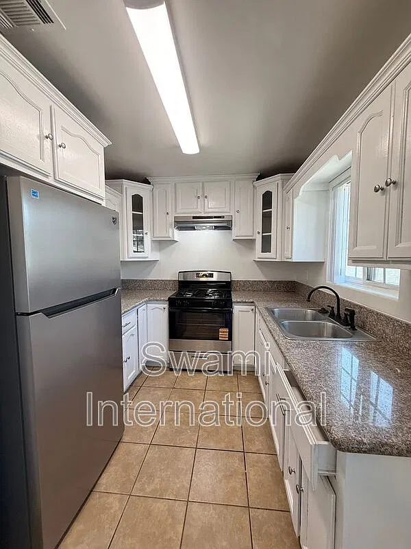 4 bed, 2.0 bath, 1250 sqft, $2,795 — Photo 3