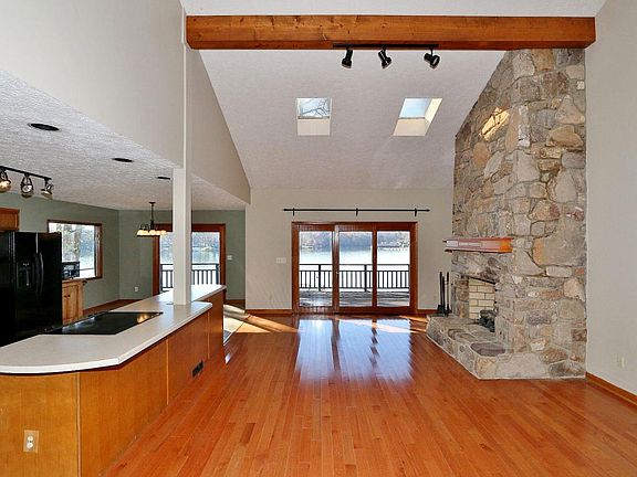 3rd image of 226 Pine Knob Cir