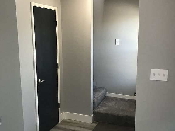 3rd image of 2388 Parker Ave #4