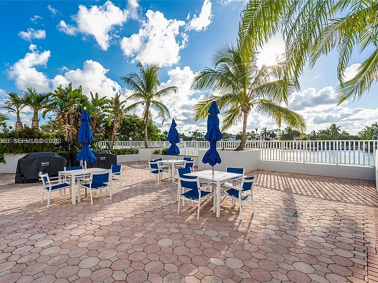 5700 Collins Ave #15D — Photo 24