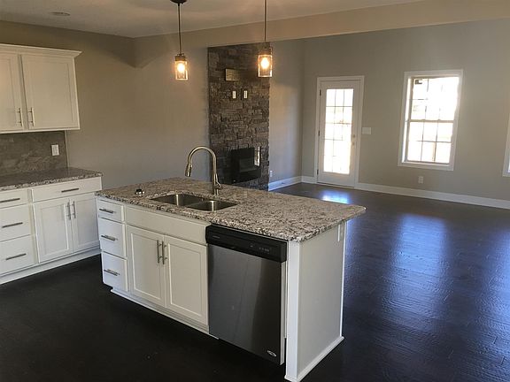 5th image of 230 Belvoir Lot 230