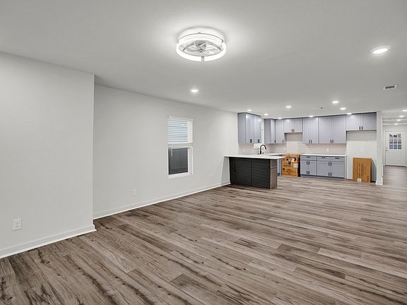3rd image of 3023 Arizona Ave