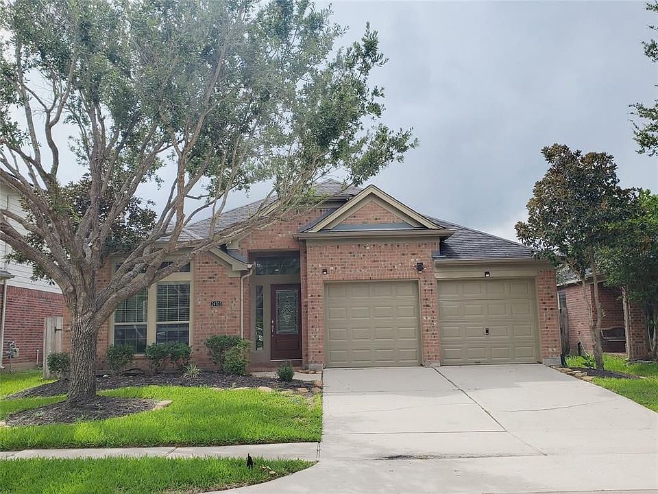 1st image of 24703 Lakecrest Bend Dr