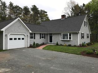 8 Ralyn Rd, Cotuit, MA 02635