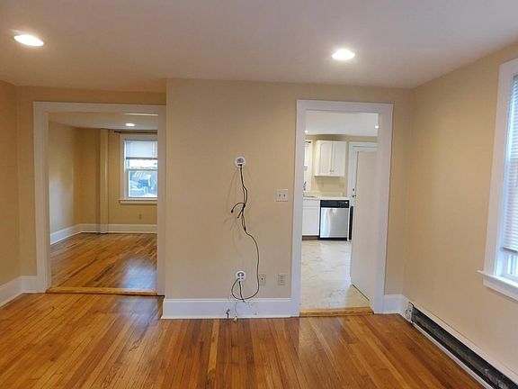 2nd image of 26 Pearl St #26