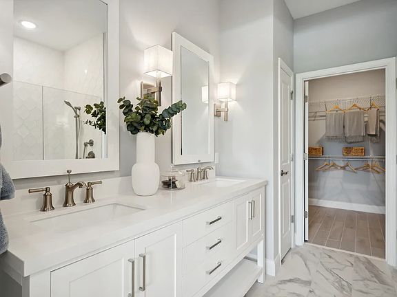 Primary bath with freestanding vanity