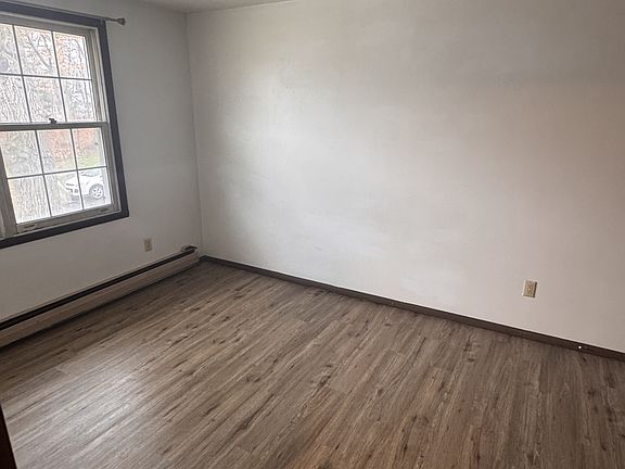 4th image of 100 Aspen Ct #11374243