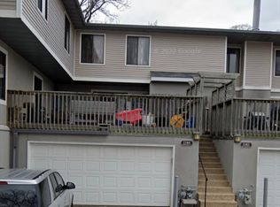 1146 Landmark Trl N, Hopkins, MN 55343