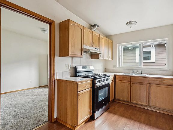 3rd image of 4708 7th Ave NE #C
