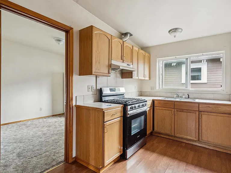 4708 7th Ave NE #C — Photo 3