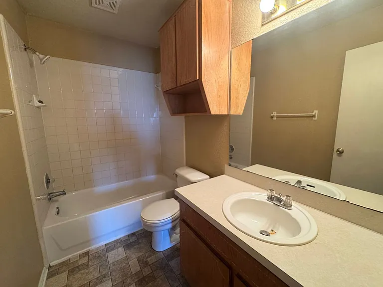 1712 Old FM 440 — Photo 12