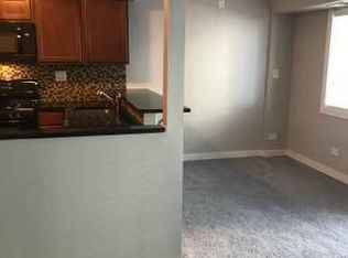 2209 Pennview Ln APT B, Schaumburg, IL 60194