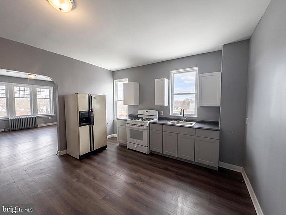 5th image of 432 S 57th St