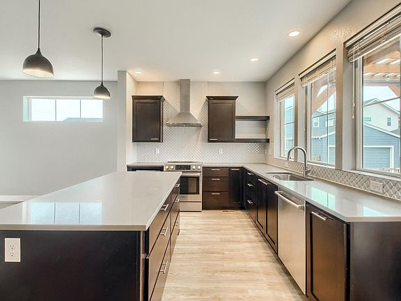 2nd image of 4778 Quandary Peak St
