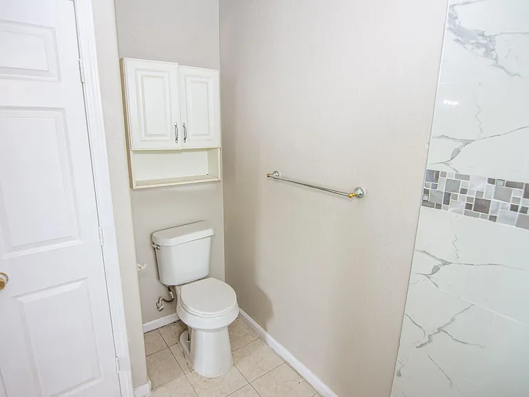 2611 Ashington Dr — Photo 7