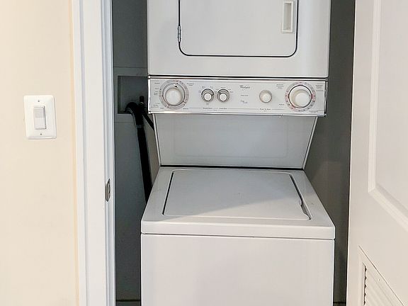 3rd image of 2732 N Wayne Ave #3