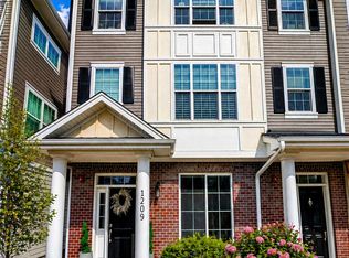 1209 Parker Dr, Glenview, IL 60025