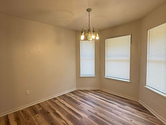 5th image of 3933 Wake Forrest Ln
