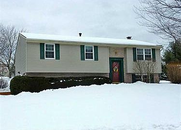 2nd image of 4715 Woodlake Dr