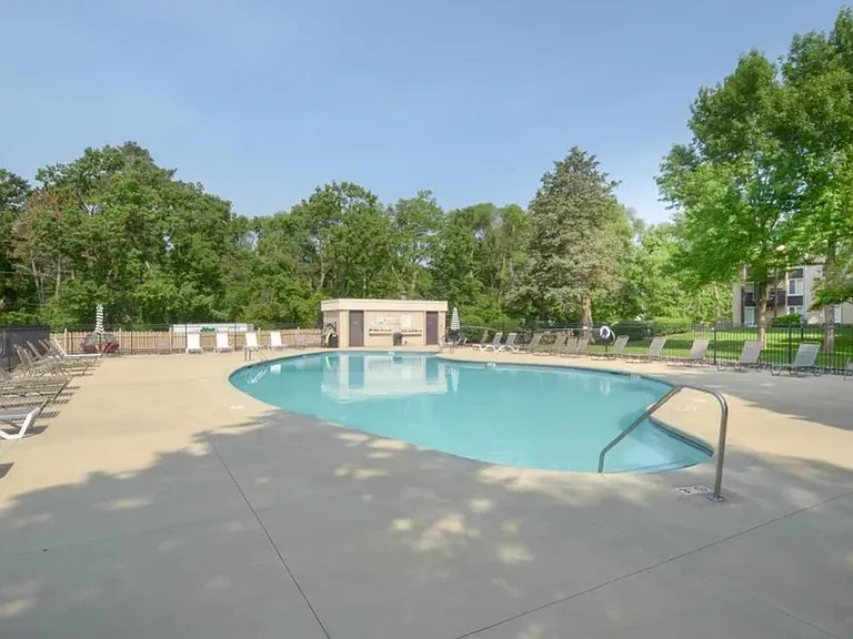9400 Old Cedar Ave S #121 — Photo 16