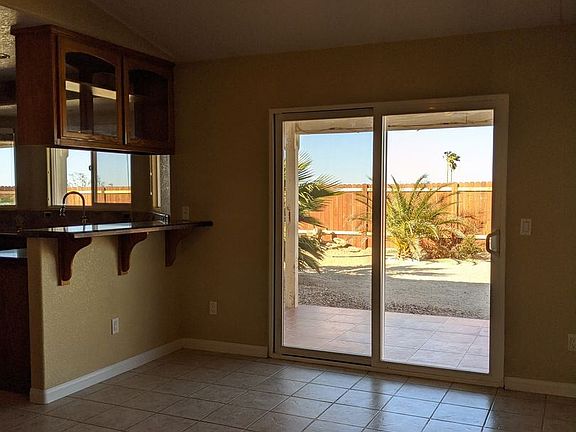 4th image of 74430 Starlight Ave