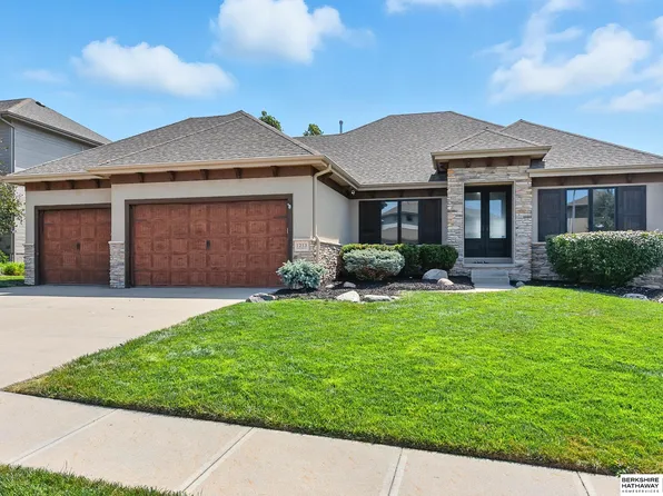 1213 S 209th Cir, Elkhorn, NE 68022