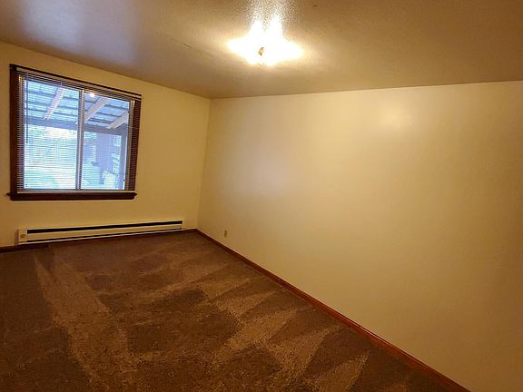 5th image of 549 N Water Ave #1