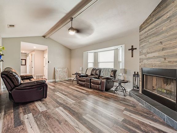 4th image of 222 Prairie Creek Rd