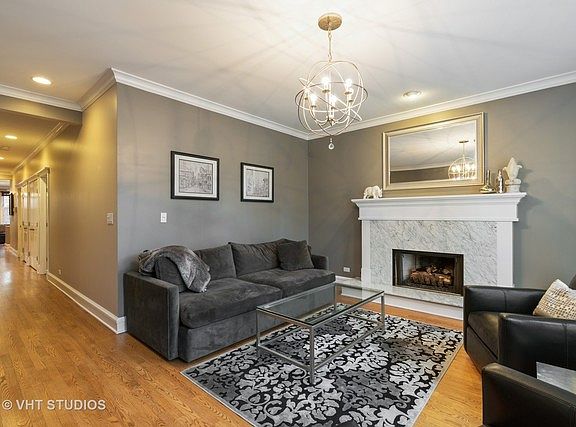 3rd image of 844 W Oakdale Ave APT 1A