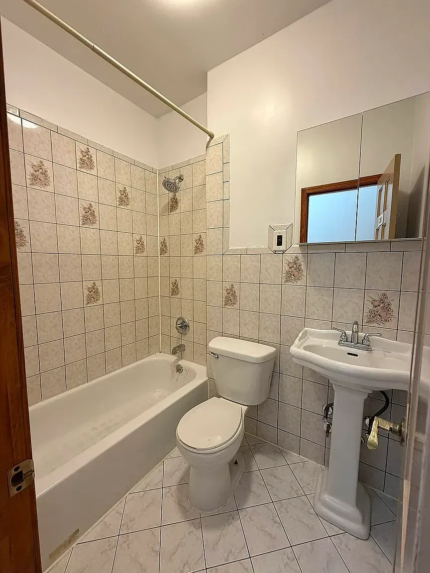 134 Dupont Street — Photo 3