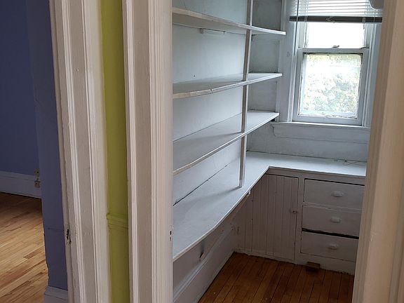 4th image of 3130 N Pierce St #C