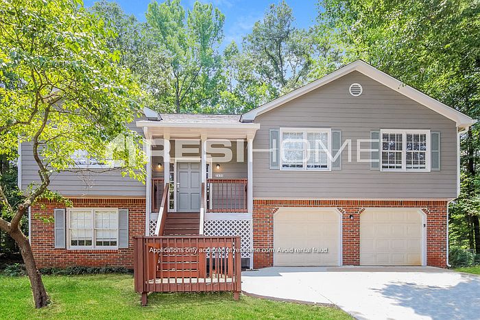 1st image of 2650 Laurel Woods Ln SE