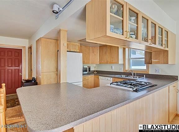 2nd image of 1110 Violet Dr