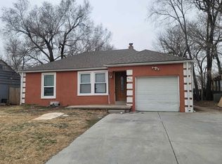 1457 N Fountain St, Wichita, KS 67208