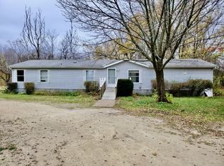 8355 Slide Rock Rd, Anamosa, IA 52205