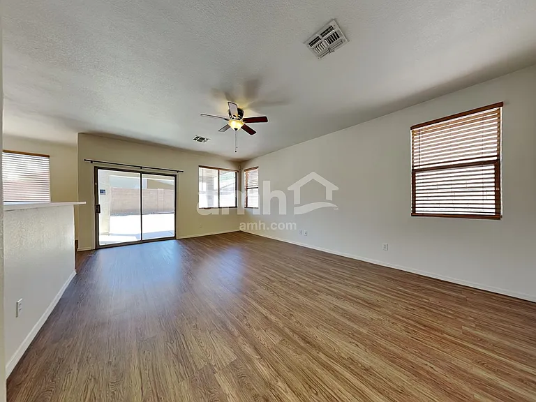 12363 W Jackson St — Photo 6